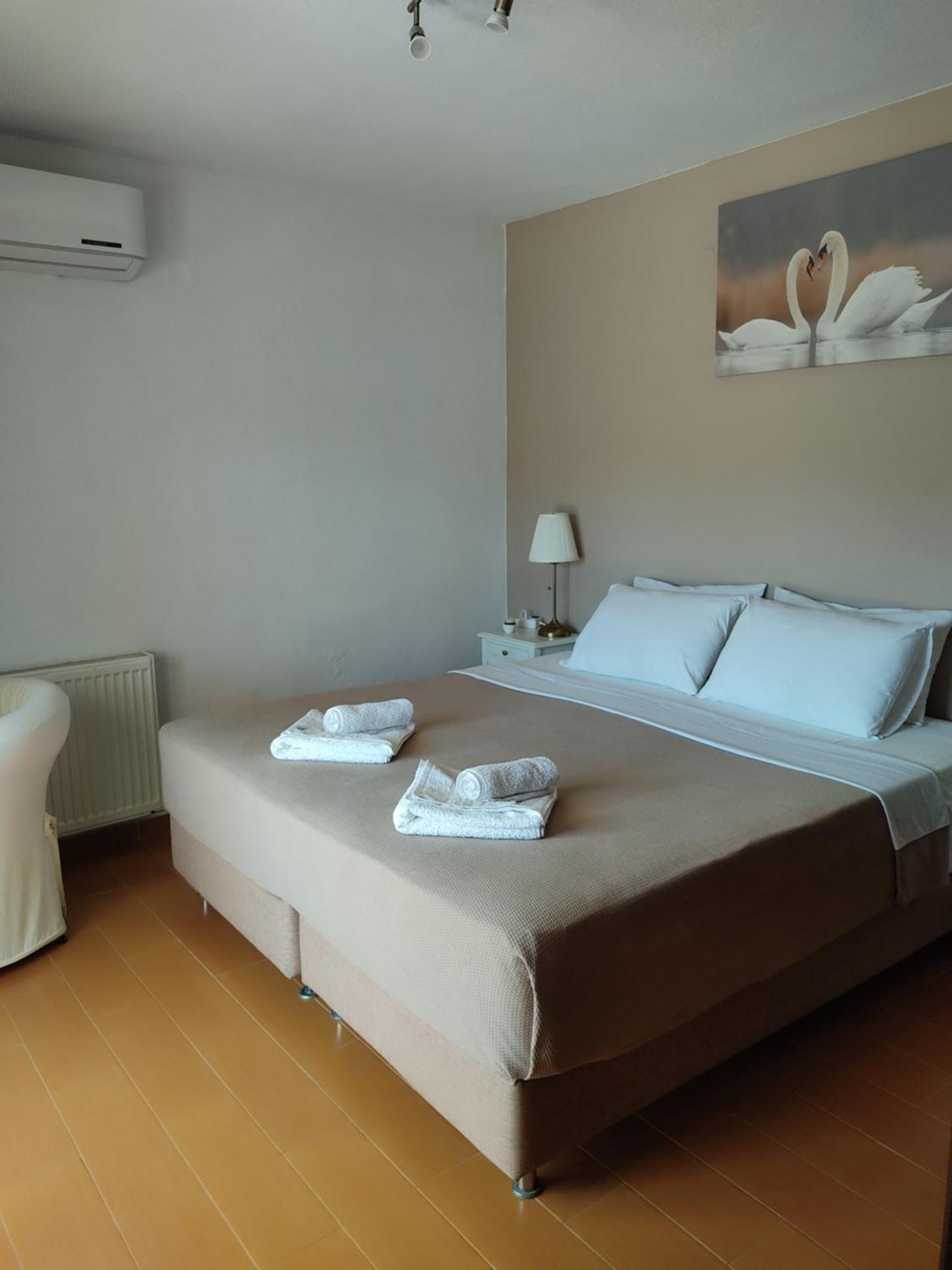 Bozikis House! A Cosy Apartment In The City Centre Città di Skiathos Esterno foto